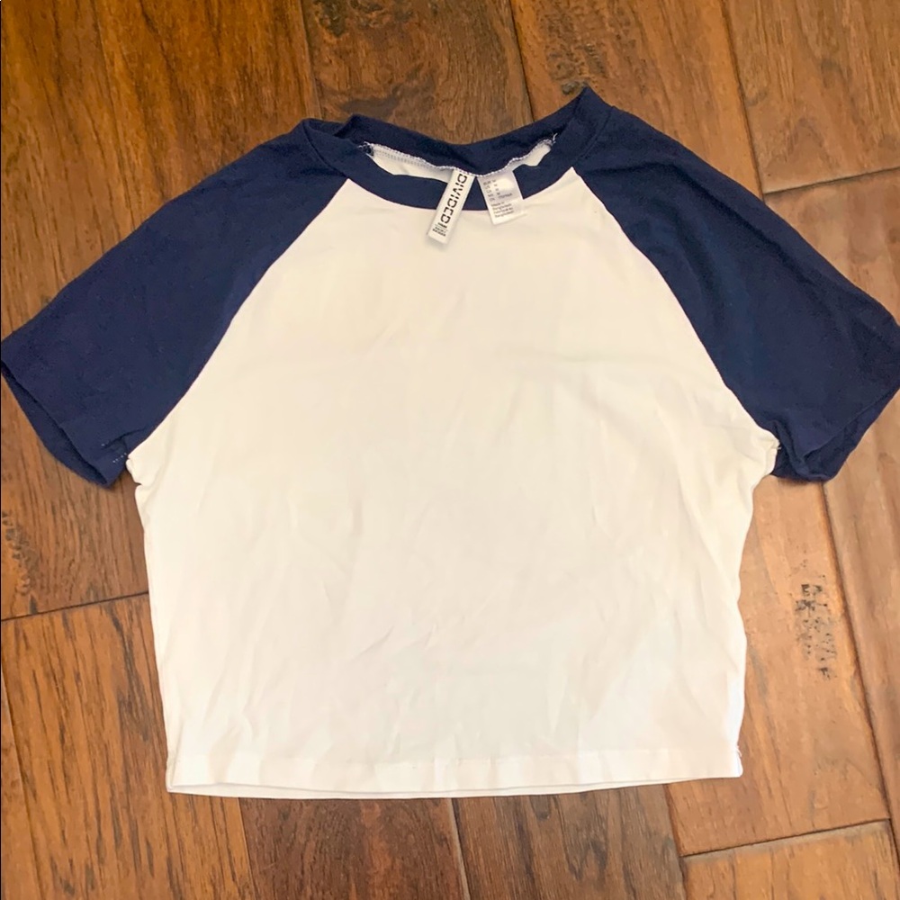 H&M Divided Blue/White Crop Tee